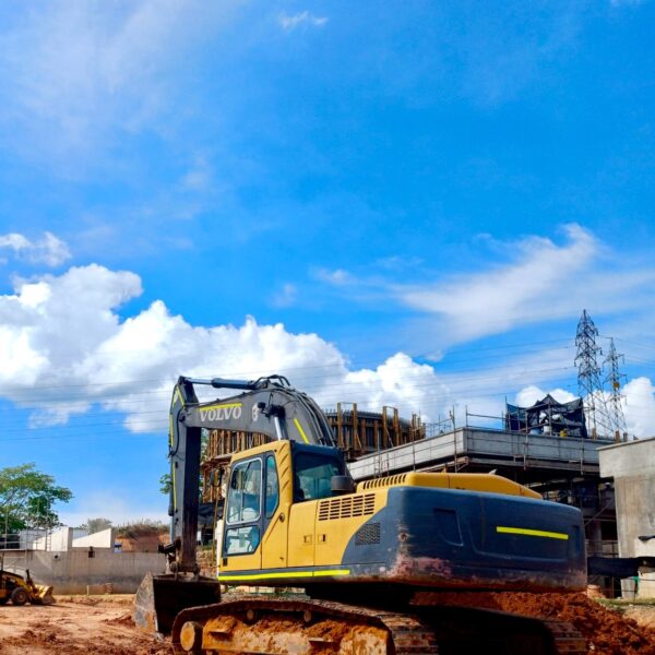 Excavadora usada 2011 VOLVO EC240BLC TM1138 (2)