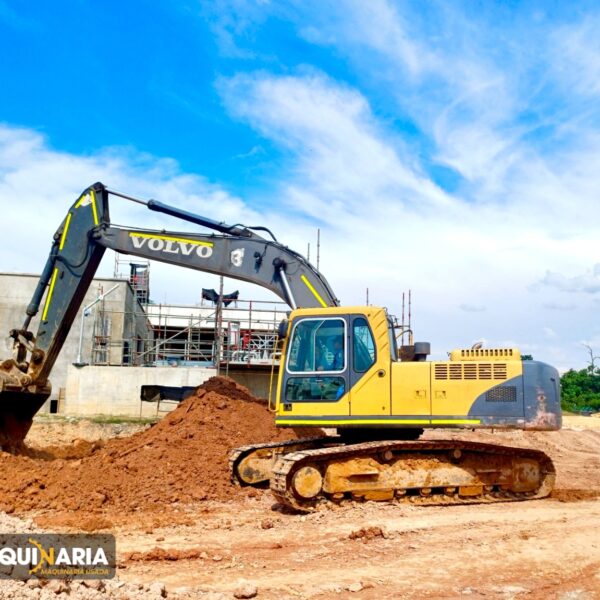 Excavadora usada 2011 VOLVO EC240BLC TM1138 (3)