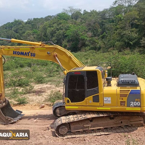 Excavadora usada 2011 Komatsu PC200LC-8 (1)