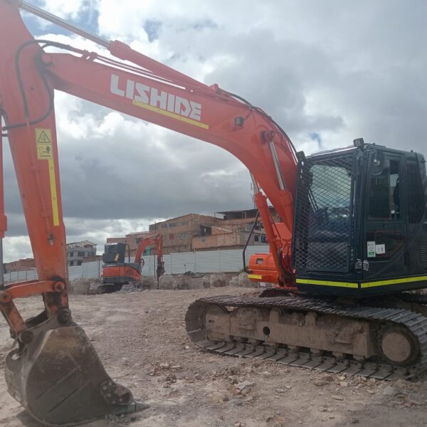 Excavadora usada 2014 Lishide SC130-8 tm0823 (1)
