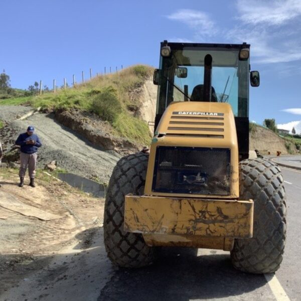 vibrocompactador usado 2016 CATERPILLAR CS533E tm1162 (24)