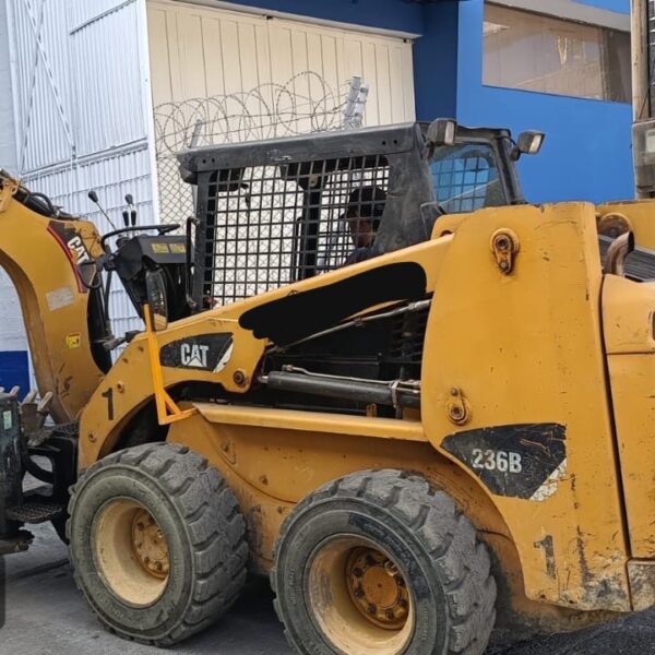 Brazo excavador para minicargador 2008 caterpillar bh160 tm1242 (2)