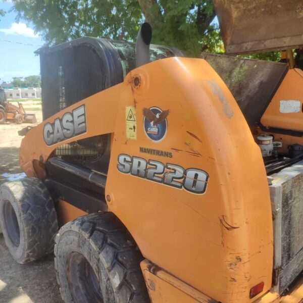 minicargador usado 2015 case sr220 tm1238 (4)