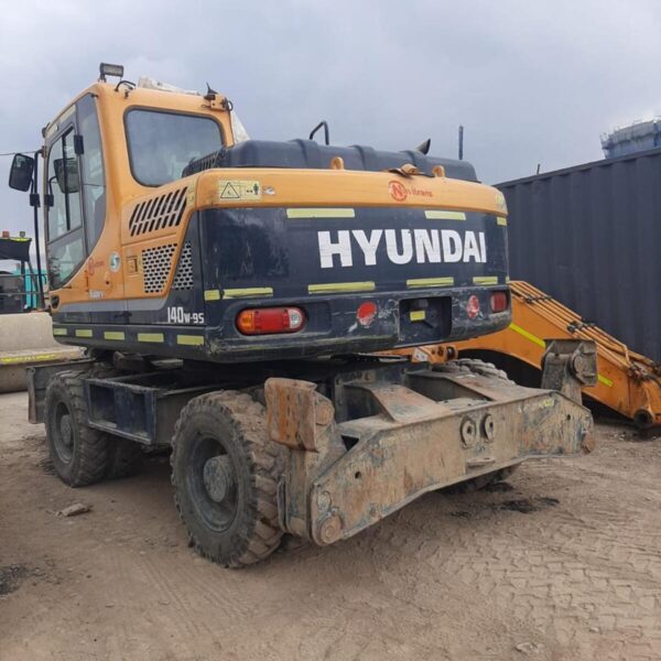 excavadora sobre ruedas 2021 hyundai r140w-9s tm1313 (7)