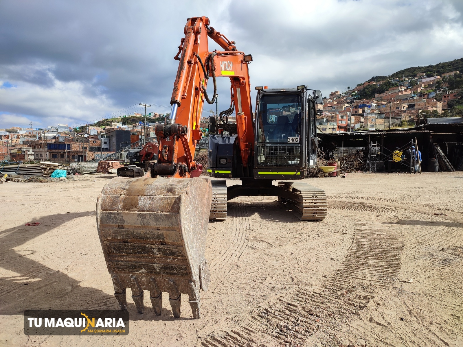 Excavadora usada 2013 hitachi zx75us-3 tm0936 (2)