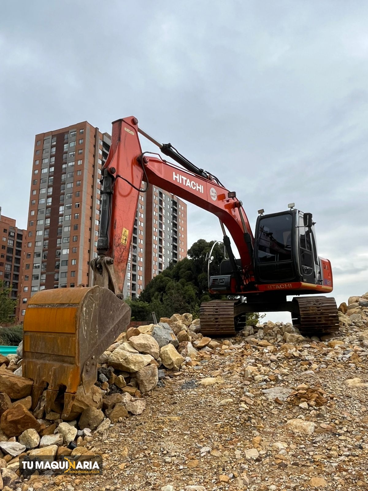 excavadora usada 2000 hitachi ex120-5 tm1348 (7)