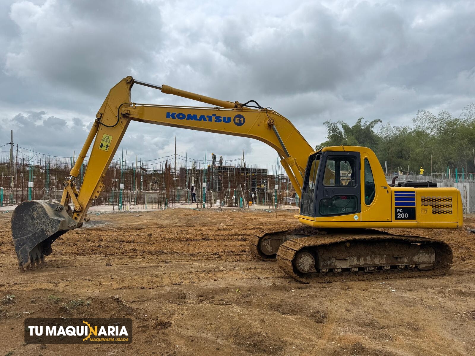 Excavadora usada 2000 komatsu pc200-6 tm1451