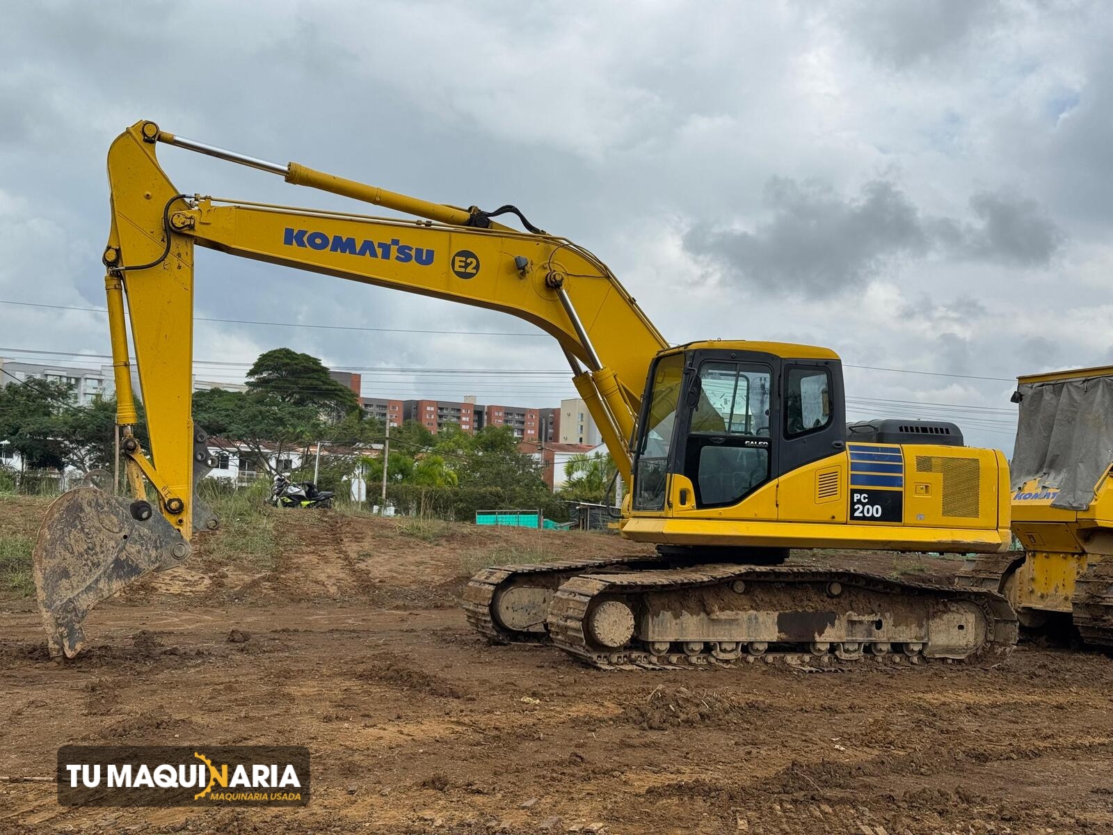 Excavadora usada 2004 komatsu pc200lc-7l tm1452