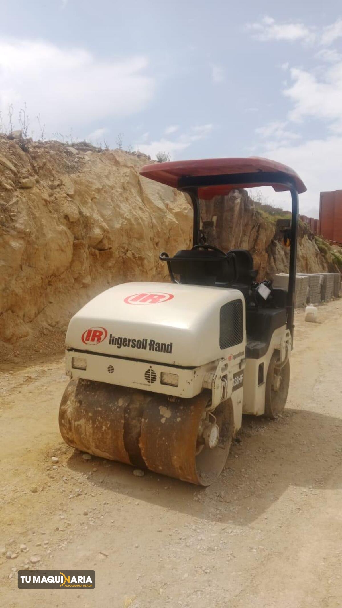 vibrocompactador usado 2005 INGEROLL RAND DD28HF tm1461 (2)