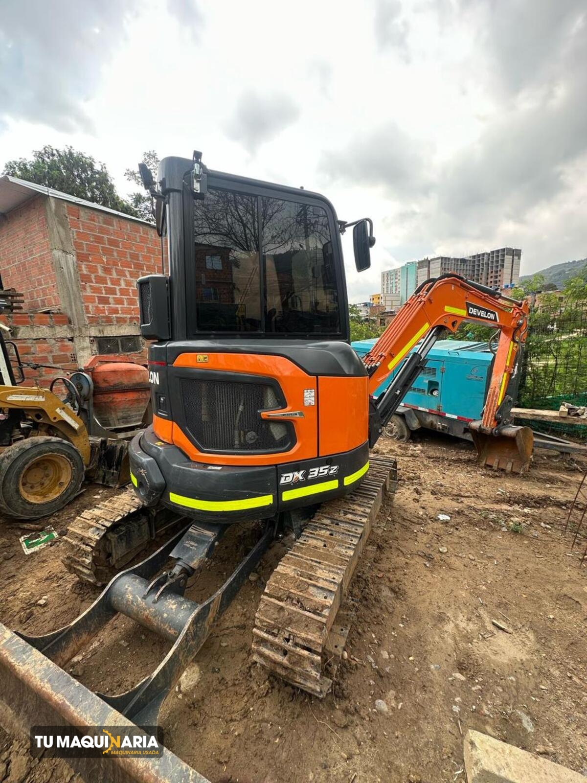 mini excavadora usada 2023 develon dx35z-7m tm1493 (2)
