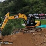 EXCAVADORA JCB JS200 LC 2013