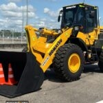 2015 KOMATSU WA320