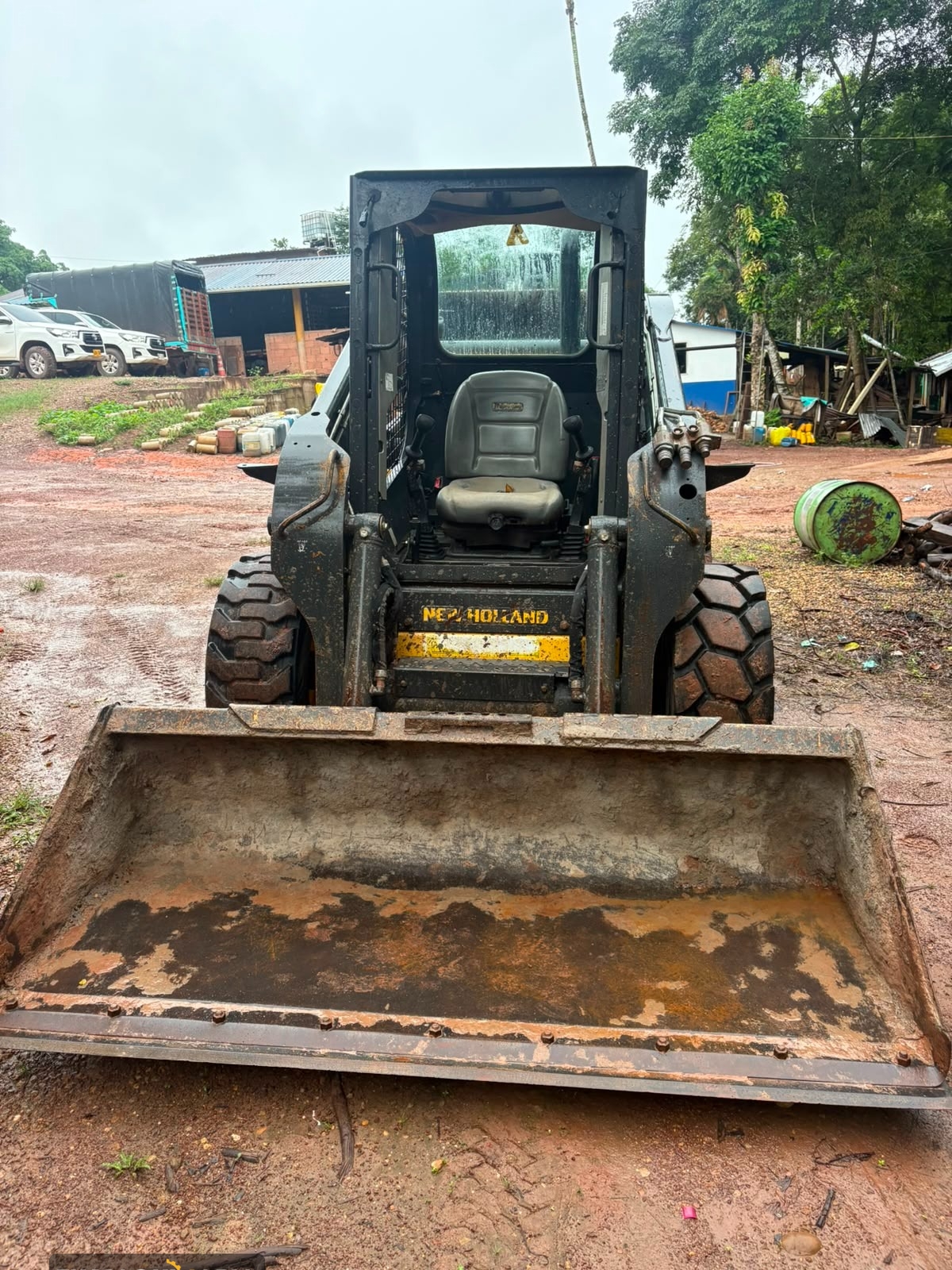 minicargador usado 2021 NEW HOLLAND L323 tm1657 (3) 2021 NEW HOLLAND L323 - Imagen 1